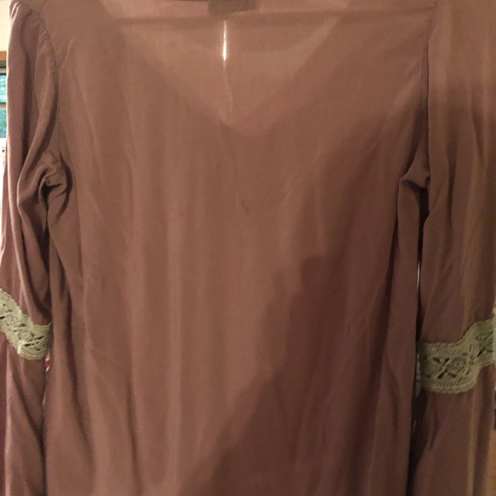 Tobi blouse - Picture 2 of 3
